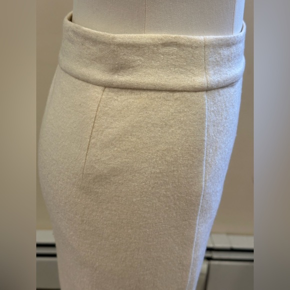 Banana Republic Cream Wool/Polyester Gold Zips Off & On Skirt Fully Lined Sz 4. - Picture 6 of 14
